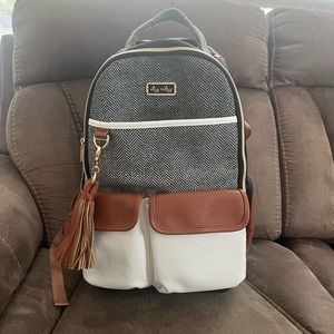 Itsy Ritzy Diaper Bag Boss Plus